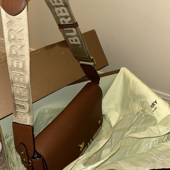 Burberry women’s bag ￼ - Picture 7 of 11